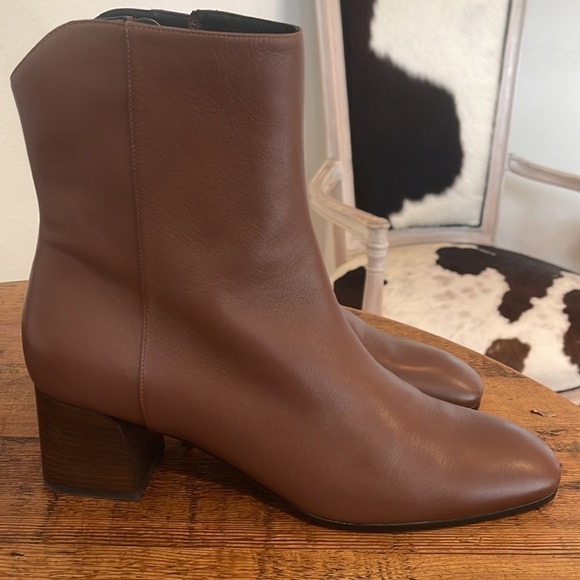 M. Gemi Italian saddle leather brown ankle boots. NWOT - Picture 2 of 11